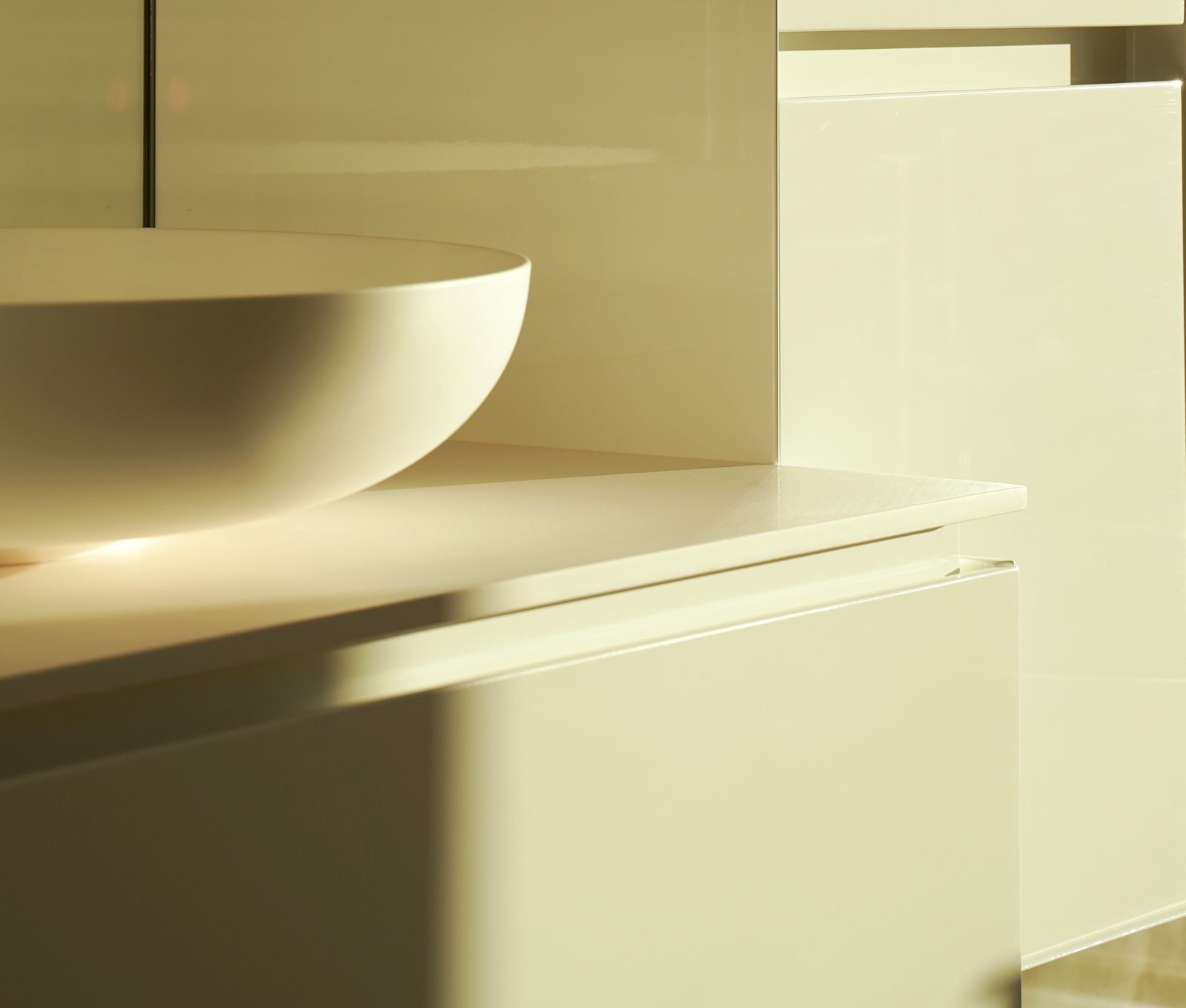 Detail of a washbasin and lacquered finishes in a premium property, Costa Brava